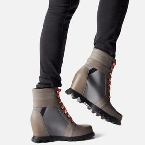 WOMEN'S JOAN OF ARCTIC™ WEDGE III LEXIE BOOTIE